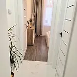 Natali كارلوفي فاري